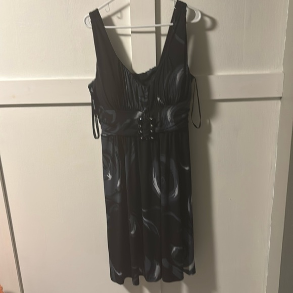 Dress - Picture 1 of 2